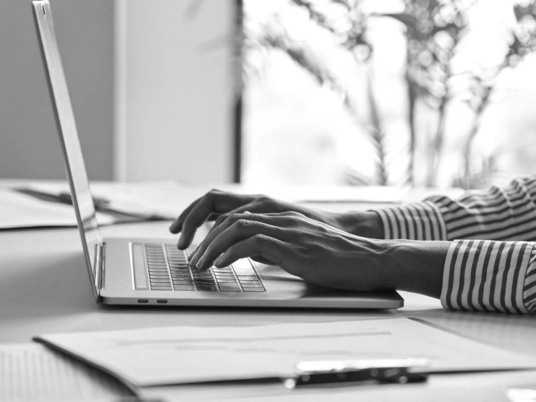 Participants engagés lors d'un webinaire Zymbex sur la diversification des actifs
